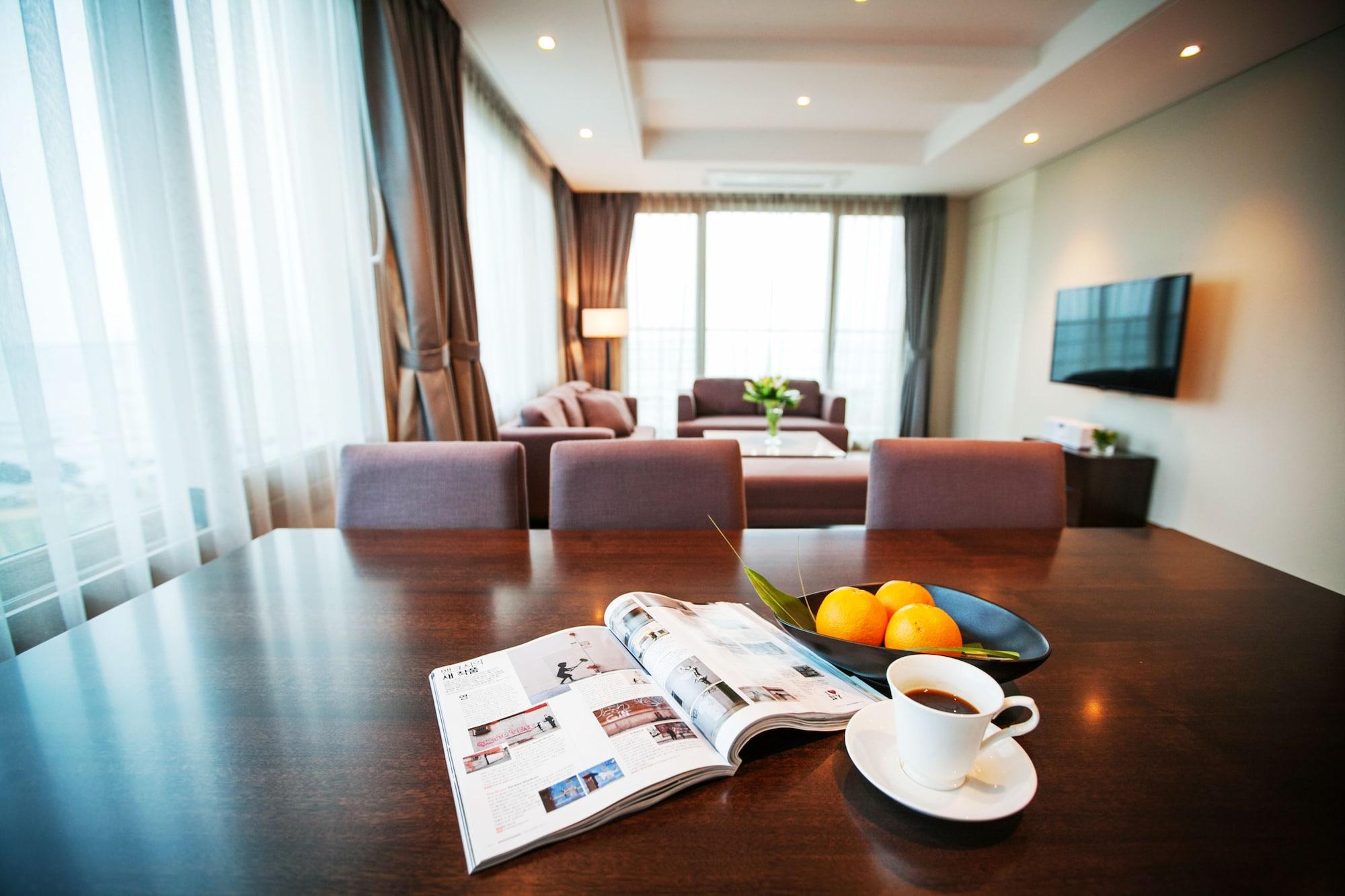 เดอะ แกรนด์ ซูโมรุม Hotel ซอกวีโพ ภายนอก รูปภาพ
